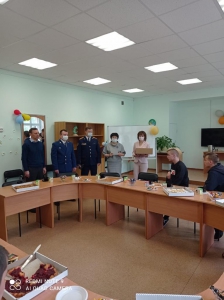 В Международный день защиты детей руководитель следственного отдела по городу Северодвинск поздравил воспитанников детского дома с праздником